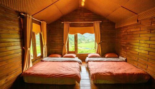 Family Room with Mountain View