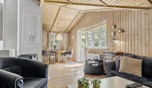 Three-Bedroom Holiday Home 