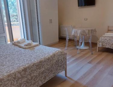 Standard Triple Studio