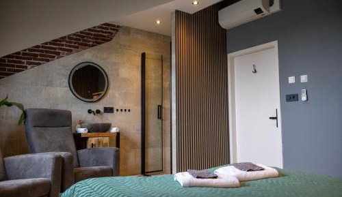 Double Room with Shared Toilet