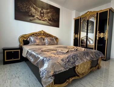 One-Bedroom Apartment with Balcony