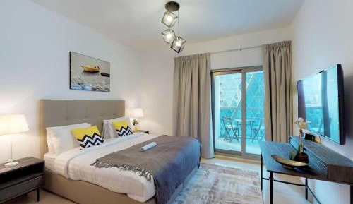 Studio with Balcony