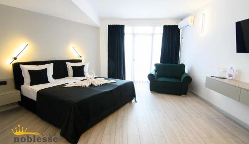 King Room with Mountain View