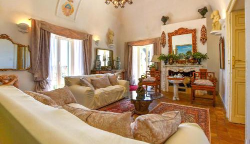 Seven-Bedroom Holiday Home
