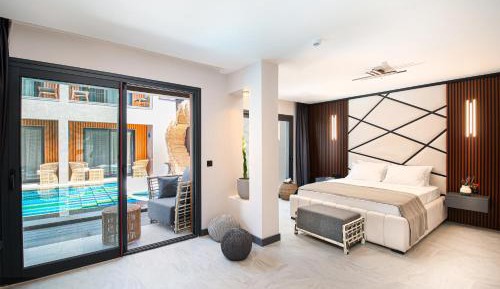 King Room with Pool View