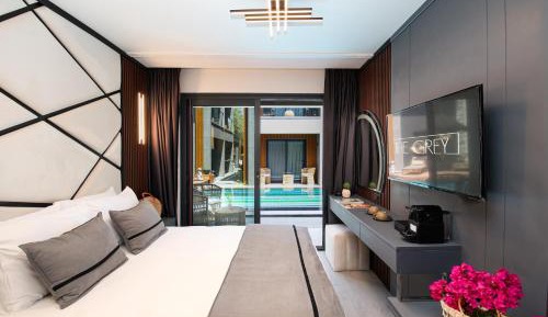 Double Room with Pool View