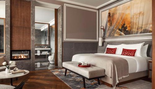 Junior Suite with Panoramic Bay View