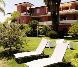 Apartment with Garden View