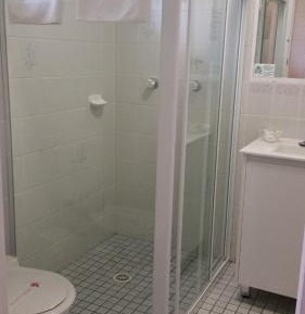 Family Room (6 Adults) Not Pet friendly 