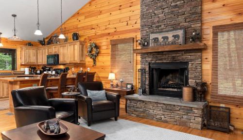 Family Room with Mountain View