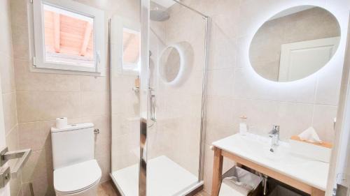 Deluxe Double Room with Shower