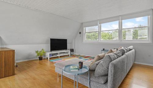 Three-Bedroom Holiday Home 