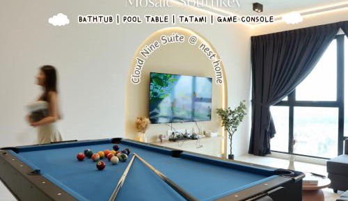 Three-Bedrooms Premium Apartment with Bathtub & Pool Table