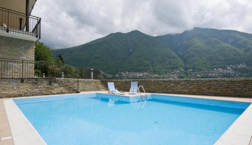 Apartment with Lake View