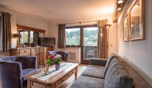 Apartment with Mountain View