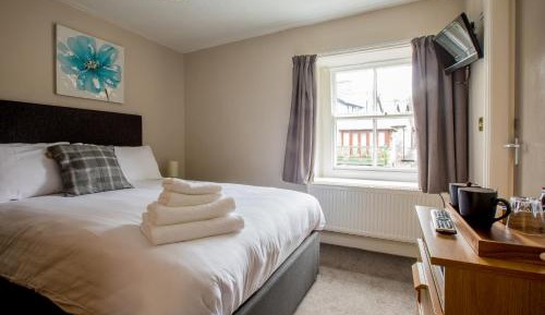 Twin Room with Private Bathroom