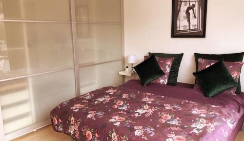 One-Bedroom Apartment with Balcony