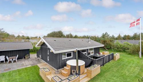 Three-Bedroom Holiday Home 