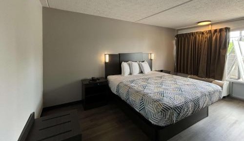 King Room - Disability Access - Non-Smoking