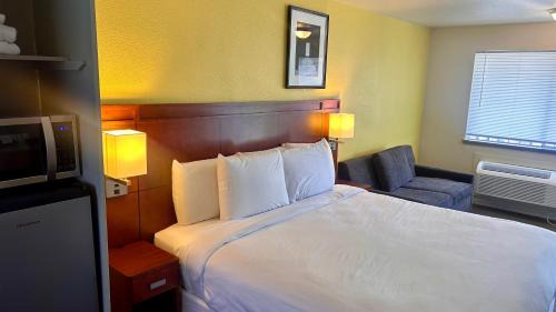 King Room with Lake View