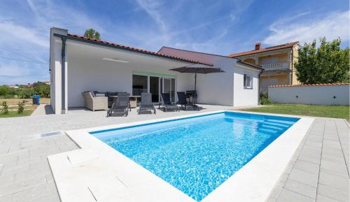 Three-Bedroom Holiday Home 