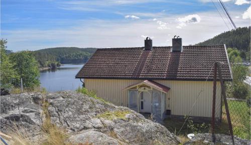 Three-Bedroom Holiday Home 