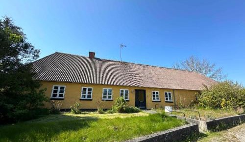 Three-Bedroom Holiday Home 