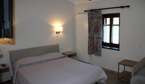 Quadruple Room with Private Bathroom