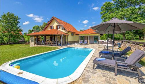 Three-Bedroom Holiday Home 