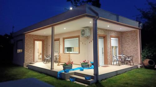 One-Bedroom House