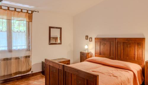 One-Bedroom Apartment with Garden View