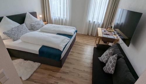 Economy Triple Room