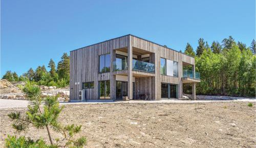 Four-Bedroom Holiday Home