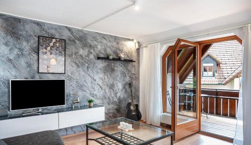 Superior One-Bedroom Apartment with Balcony