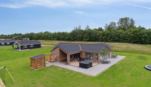 Five-Bedroom Holiday Home