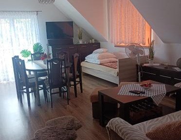 Apartment with Mountain View