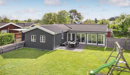 Four-Bedroom Holiday Home