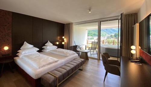 King Room with Spa Bath