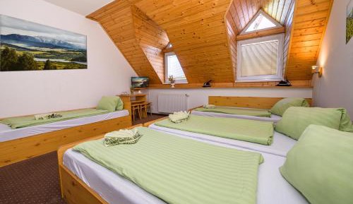 Quadruple Room with Mountain View
