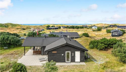 Three-Bedroom Holiday Home 