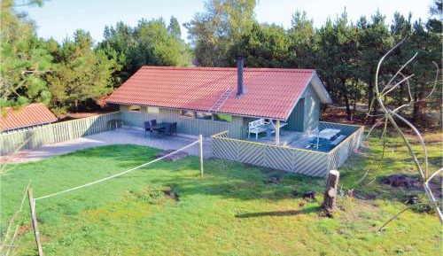 Three-Bedroom Holiday Home 