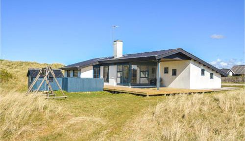 Four-Bedroom Holiday Home
