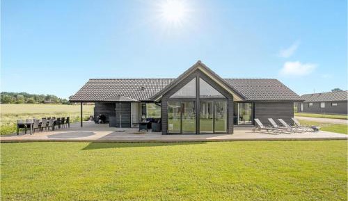 Four-Bedroom Holiday Home