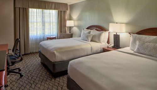 Deluxe Queen Room with Two Queen Beds