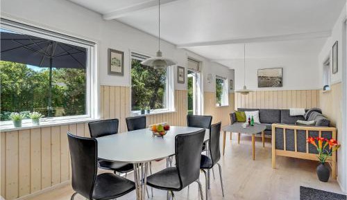 Three-Bedroom Holiday Home 