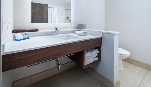 Standard Room with Two Queen Beds