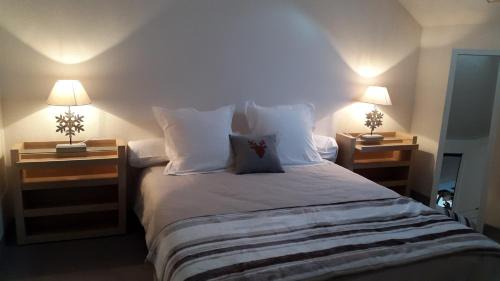 Apartment with Mountain View