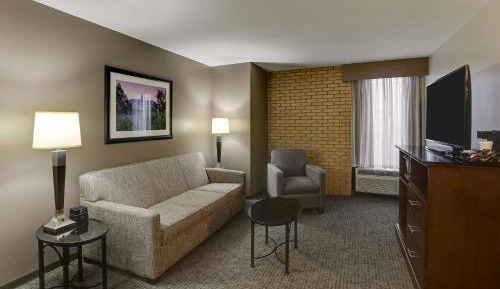 Queen Suite with Two Queen Beds and Sofa Bed - High Floor