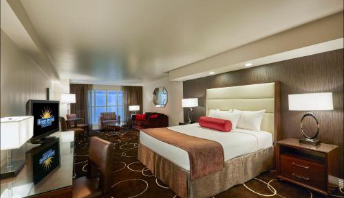 Petite Suite - 1 King Bed
