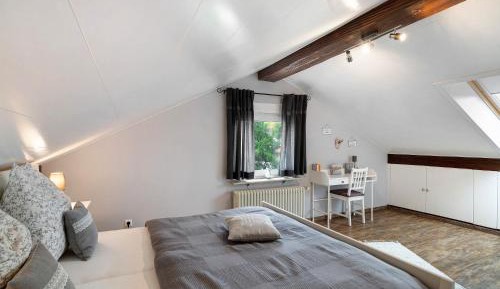 Superior One-Bedroom Apartment